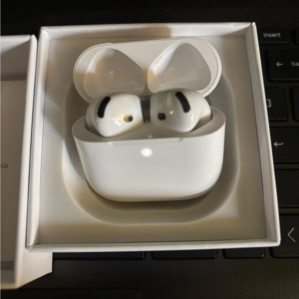 Apple White Wireless Earphones